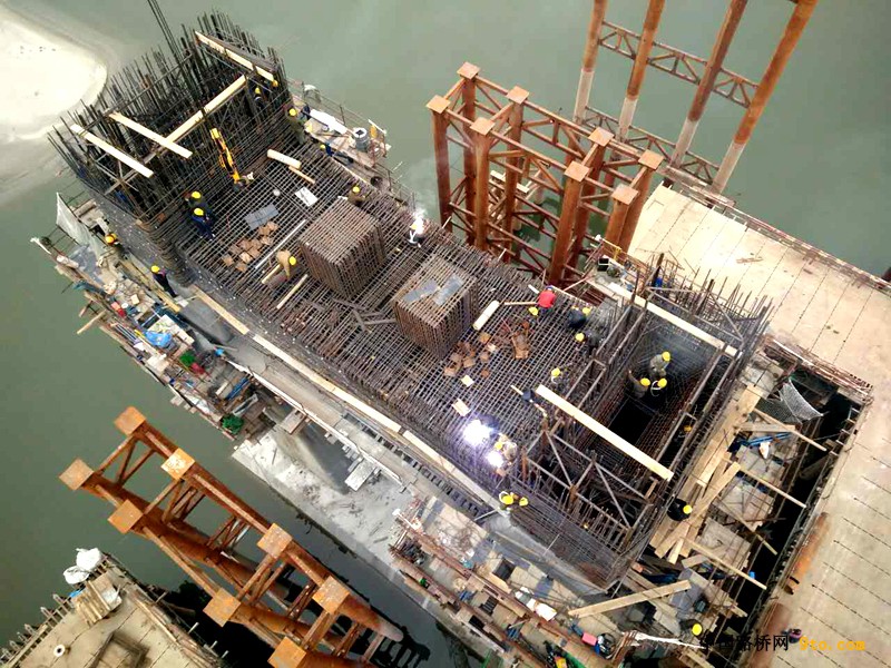 9、主塔下橫梁施工